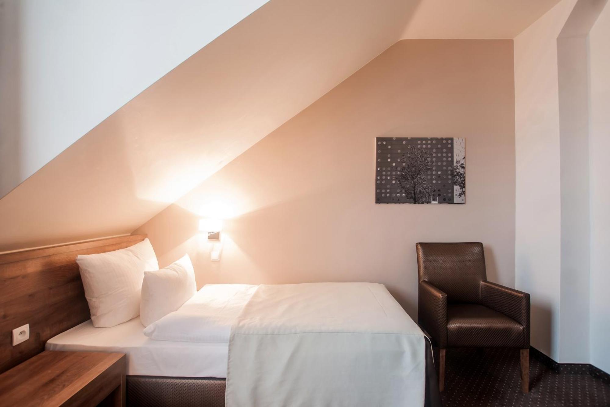 Hotel Gem Wrocław Rom bilde